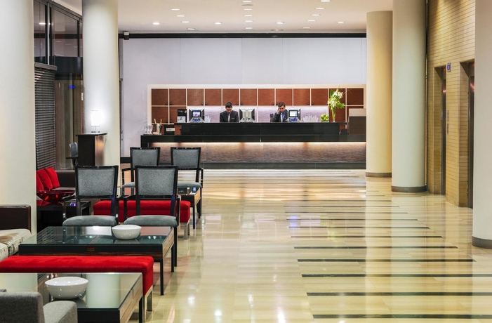 Imagen de los interiores del Hotel H10 Marina Barcelona. Foto 12