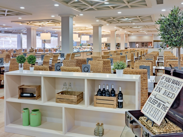 Imagen del bar/restaurante del Hotel H10 Mediterranean Village. Foto 4