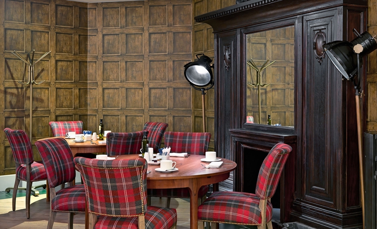 Imagen del bar/restaurante del Hotel H10 Montcada Boutique. Foto 3