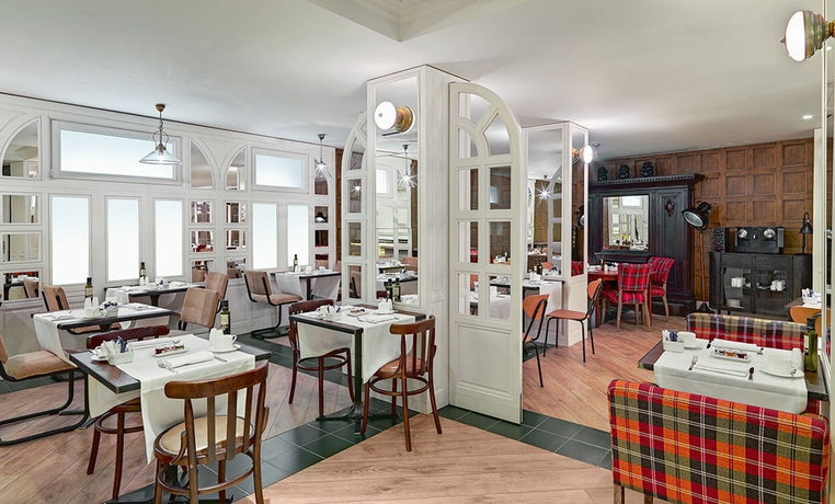 Imagen del bar/restaurante del Hotel H10 Montcada Boutique. Foto 7