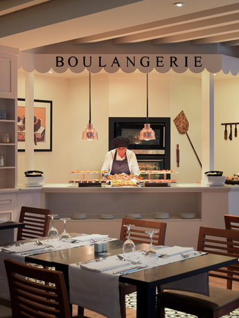 Imagen del bar/restaurante del Hotel H10 Ocean Suites. Foto 12