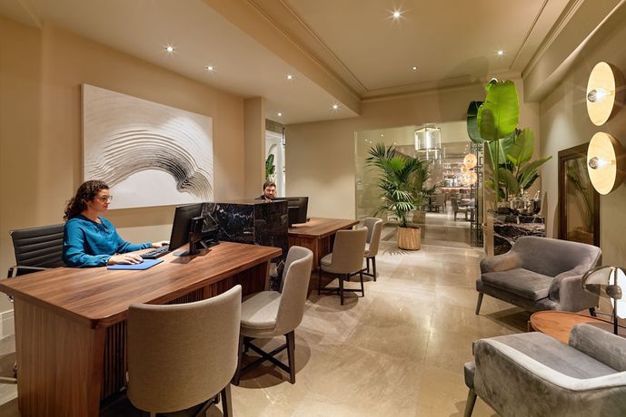Imagen de los interiores del Hotel H10 Palacio Colomera. Foto 16
