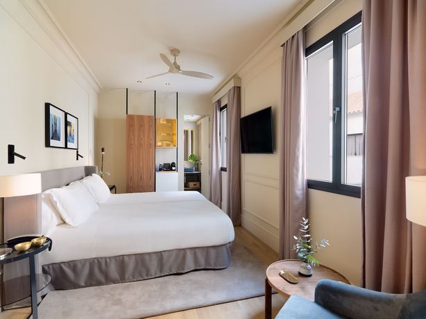 Imagen de la habitación del Hotel H10 Palacio Colomera. Foto 11