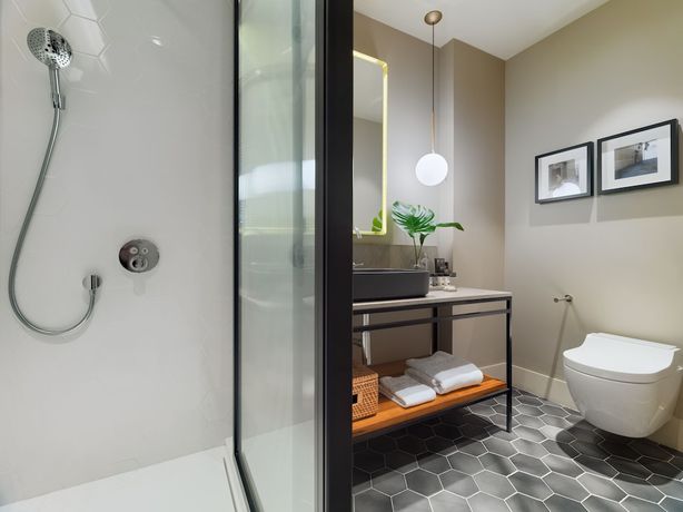 Imagen de la habitación del Hotel H10 Palacio Colomera. Foto 12