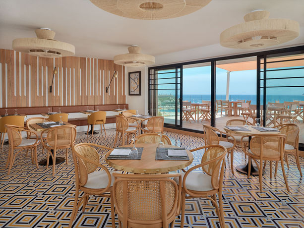 Imagen general del Hotel H10 Porto Poniente. Foto 14