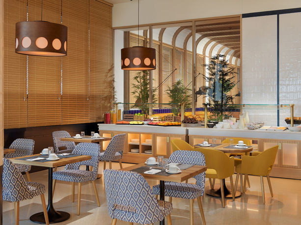 Imagen general del Hotel H10 Porto Poniente. Foto 19