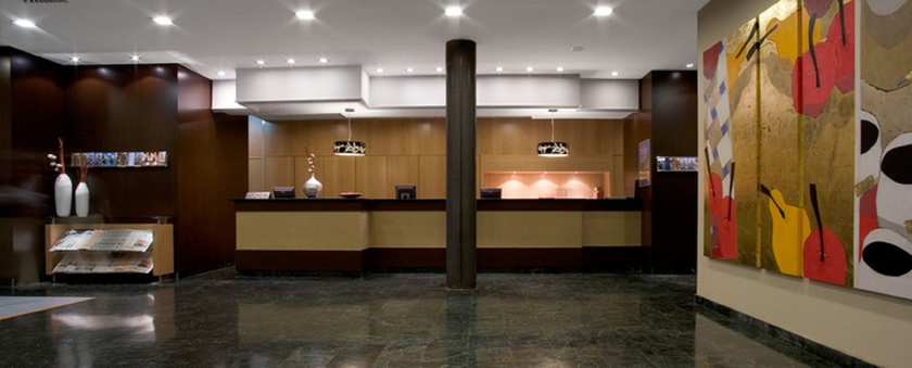 Imagen de los interiores del Hotel H10 Puerta De Alcalá. Foto 16