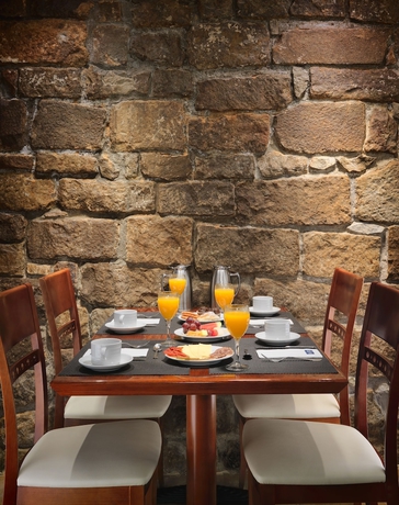 Imagen del bar/restaurante del Hotel H10 Rac&oacute; del Pi Boutique Hotel. Foto 2