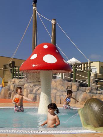 Imagen de la piscina del Hotel H10 Rubicón Horizons Collection. Foto 9