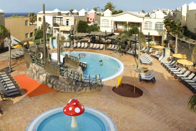 Imagen de la piscina del Hotel H10 Rubic&oacute;n Horizons Collection. Foto 30