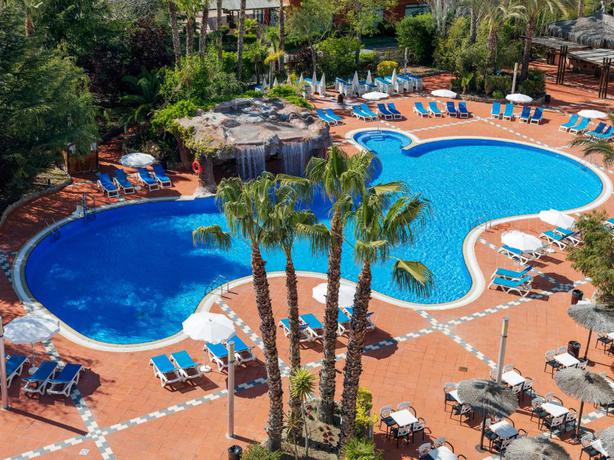 Imagen de la piscina del Hotel H10 Salauris Palace. Foto 11