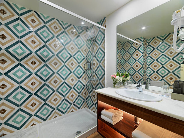 Imagen de la habitación del Hotel H10 Salou Princess. Foto 14