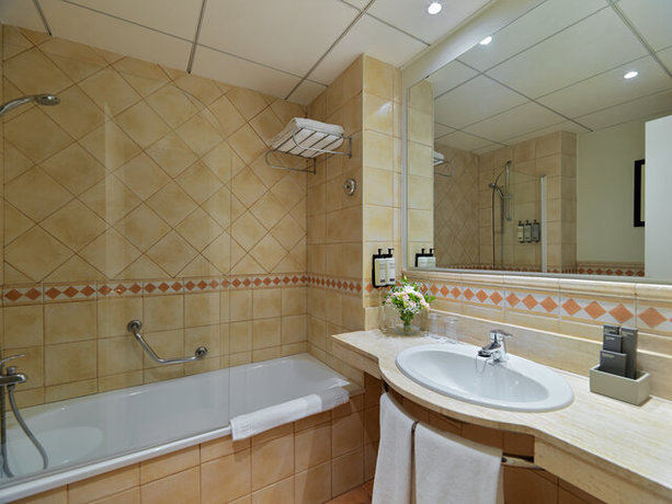 Imagen de la habitación del Hotel H10 Salou Princess. Foto 15