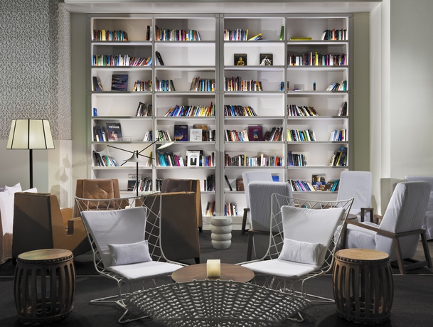 Imagen de los interiores del Hotel H10 Timanfaya Palace. Foto 11