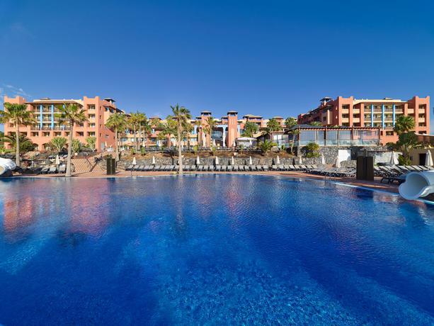 Imagen de la piscina del Hotel H10 Tindaya. Foto 9