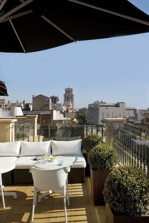 Imagen de los exteriores del Hotel H10 Universitat. Foto 12