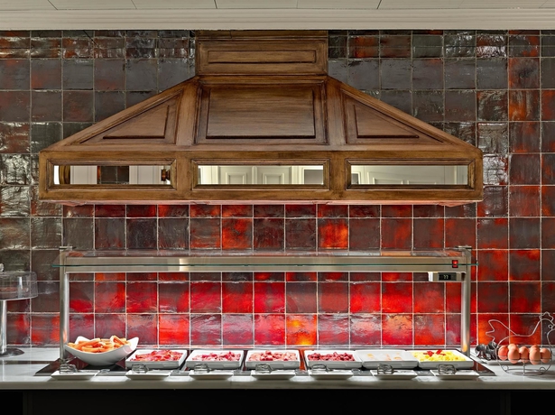 Imagen del bar/restaurante del Hotel H10 Villa De La Reina Boutique. Foto 5