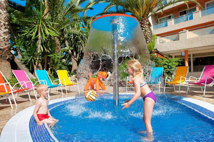 Imagen general del Hotel H10 Vintage Salou - Adults Only. Foto 4