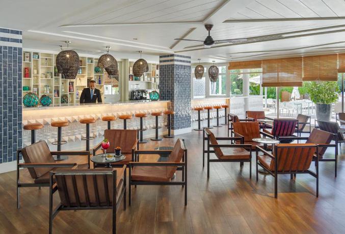 Imagen del bar/restaurante del Hotel H10 Vintage Salou - Adults Only. Foto 6