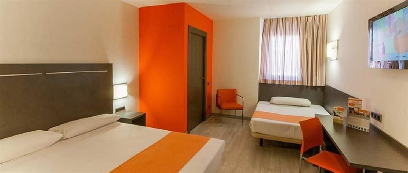 Imagen de la habitación del Hotel H2 Ávila. Foto 10