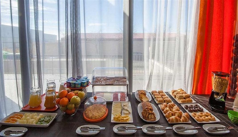 Imagen del bar/restaurante del Hotel H2 Ávila. Foto 5