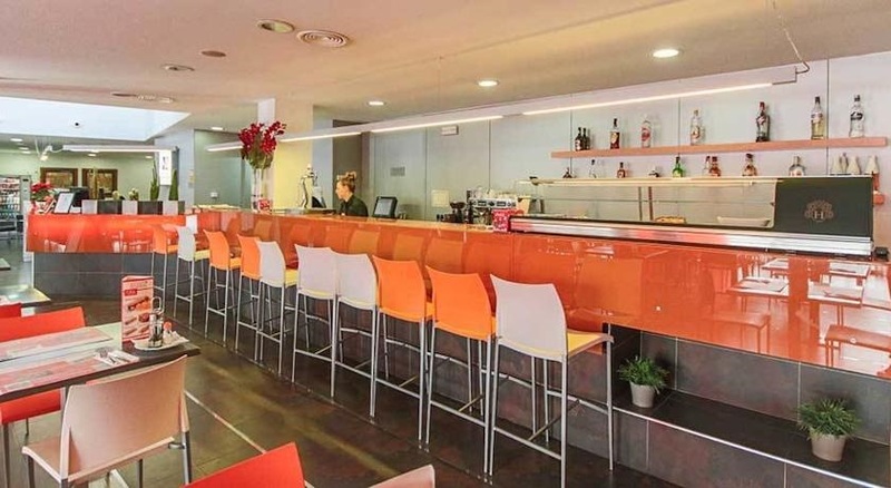 Imagen del bar/restaurante del Hotel H2 Fuenlabrada. Foto 9