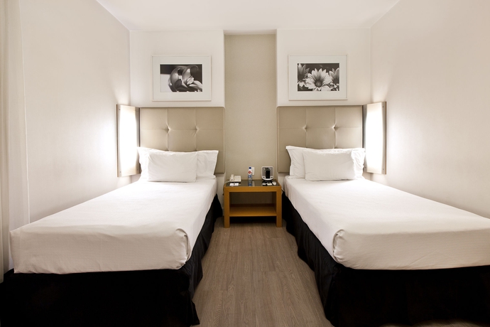 Imagen de la habitación del Hotel H2 Platinum Lourdes. Foto 5