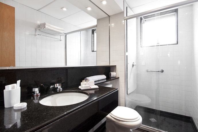 Imagen de la habitación del Hotel H2 Platinum Lourdes. Foto 10