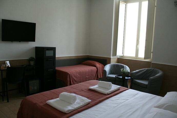 Imagen de la habitación del Hotel H22. Foto 18