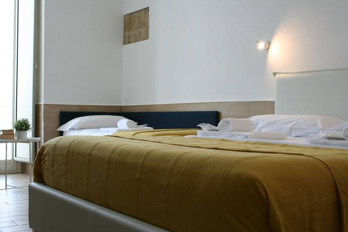 Imagen de la habitación del Hotel H22. Foto 19