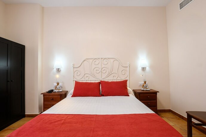 Imagen de la habitación del Hotel H28 Camas. Foto 13