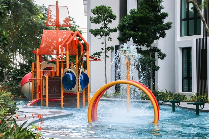 Imagen de la piscina del Hotel H2O Residences by Victoria Home. Foto 14