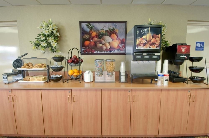 Imagen del bar/restaurante del Hotel H3 Inn & Suites - LAX Airport - Los Angeles. Foto 3