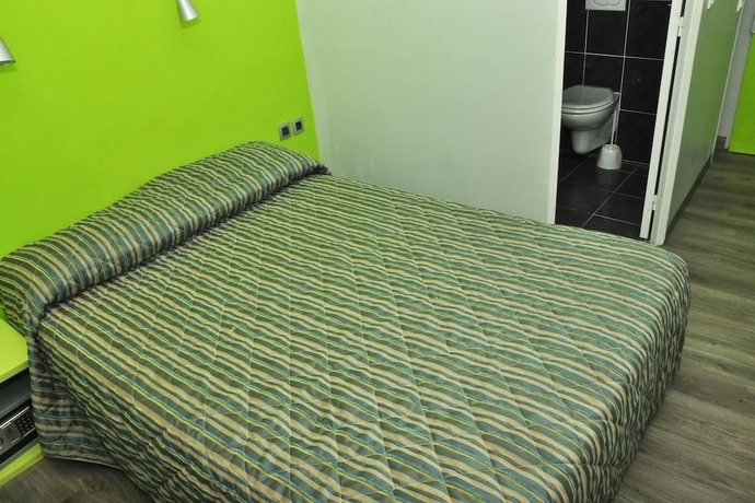 Imagen de la habitación del Hotel H33. Foto 5