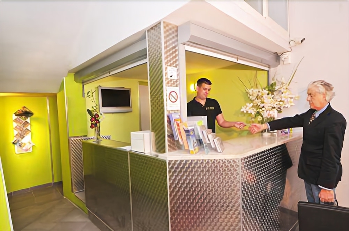 Imagen de los interiores del Hotel H33. Foto 17