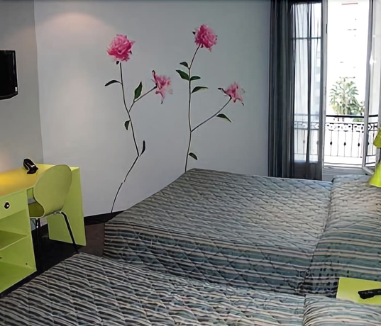 Imagen de la habitación del Hotel H33. Foto 9