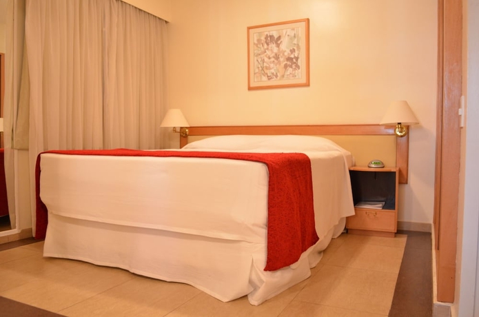 Imagen de la habitación del Hotel H4 Fortune Jardins. Foto 13