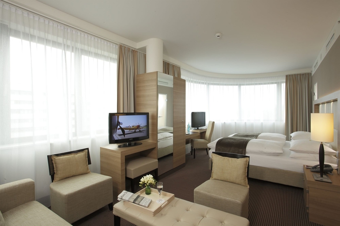 Imagen de los interiores del Hotel H4 Hotel Berlin Alexanderplatz. Foto 11