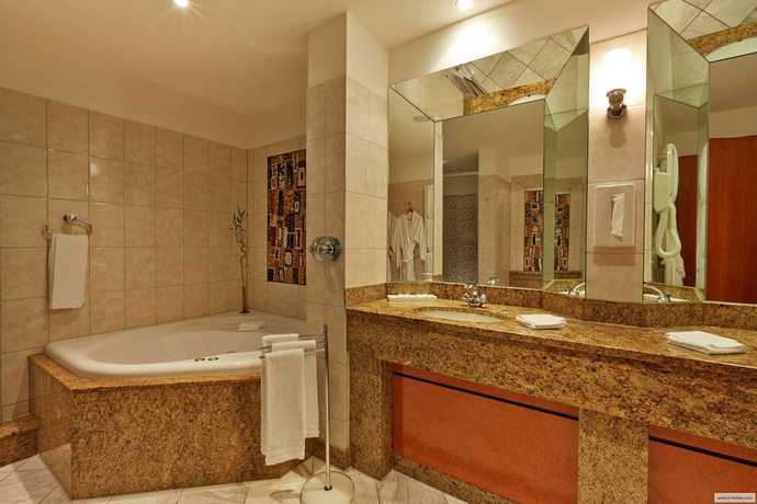 Imagen de la habitación del Hotel H4 Hotel Hannover Messe. Foto 16