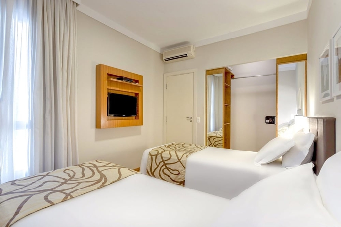 Imagen de la habitación del Hotel H4 Opera Jardins. Foto 2