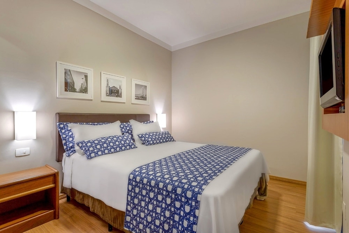 Imagen de la habitación del Hotel H4 Opera Jardins. Foto 9