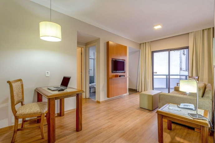 Imagen de la habitación del Hotel H4 Opera Jardins. Foto 16