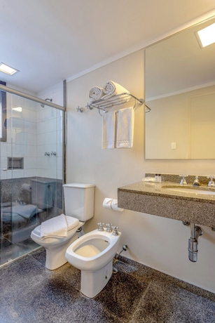 Imagen de la habitación del Hotel H4 Opera Jardins. Foto 18