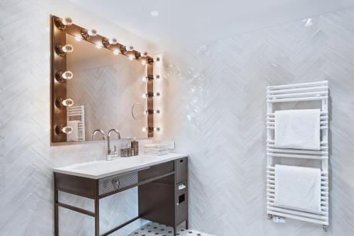 Imagen de la habitación del Hotel H4 Wyndham Paris Pleyel Resort. Foto 20