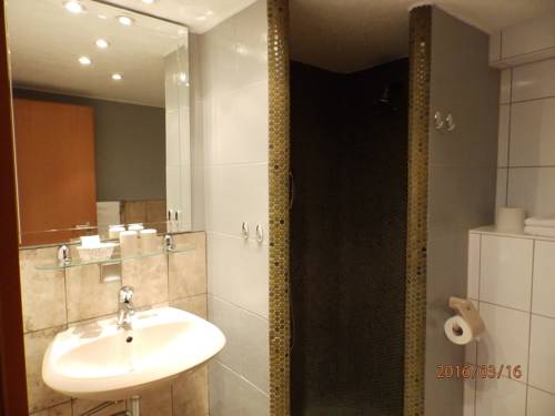 Imagen de la habitación del Hotel H41 Inn Garni Freiburg. Foto 6