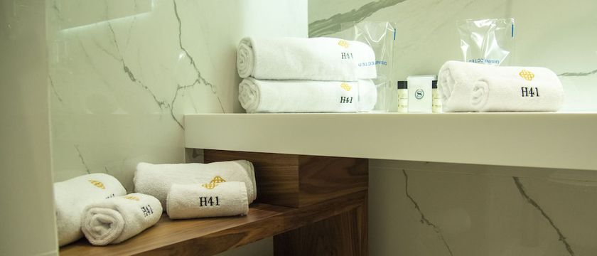 Imagen de la habitación del Hotel H41 Luxury Suites. Foto 5