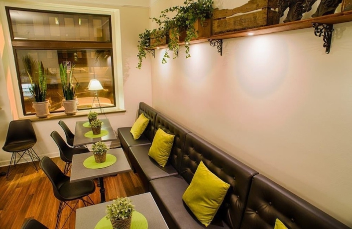 Imagen del bar/restaurante del Hotel H5. Foto 2