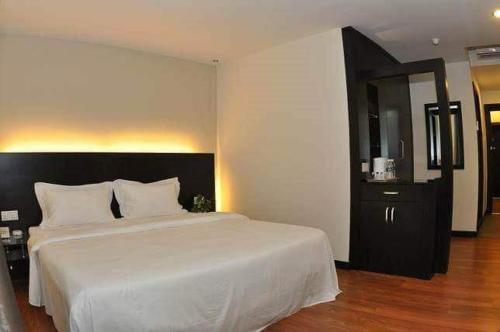 Imagen general del Hotel H-5 INN. Foto 1