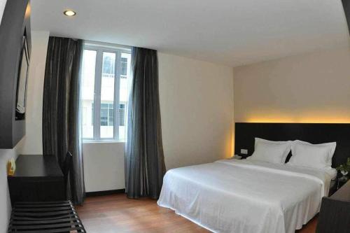 Imagen general del Hotel H-5 INN. Foto 4