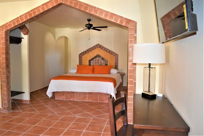 Imagen de la habitación del Hotel HACIENDA MONARCAS RESORT. Foto 17